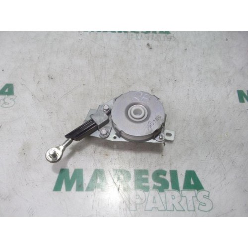 Citroen - C-Crosser - Tailgate hinge
