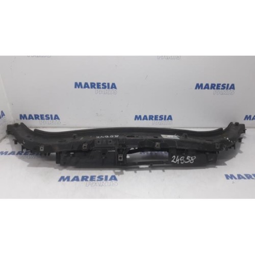 Renault - Megane Scenic - Lock plate