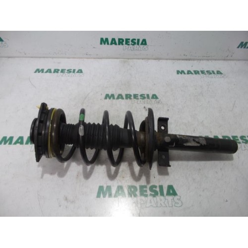 Renault - Megane Scenic - Front shock absorber rod, left