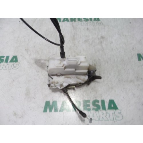 Renault - Megane Scenic - Door lock mechanism 4-door, front left