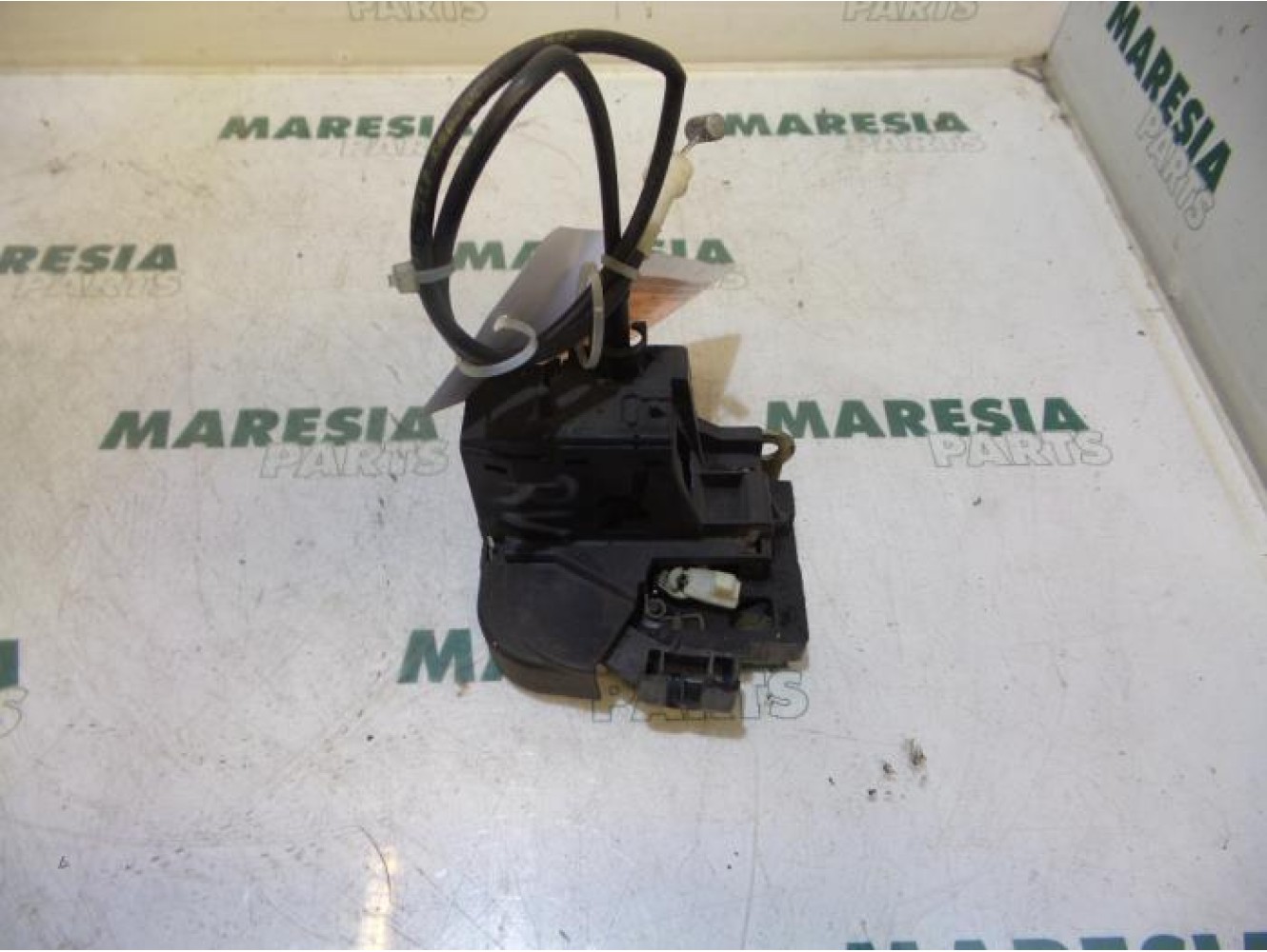 Renault - Megane Scenic - Front door lock mechanism 4-door, right