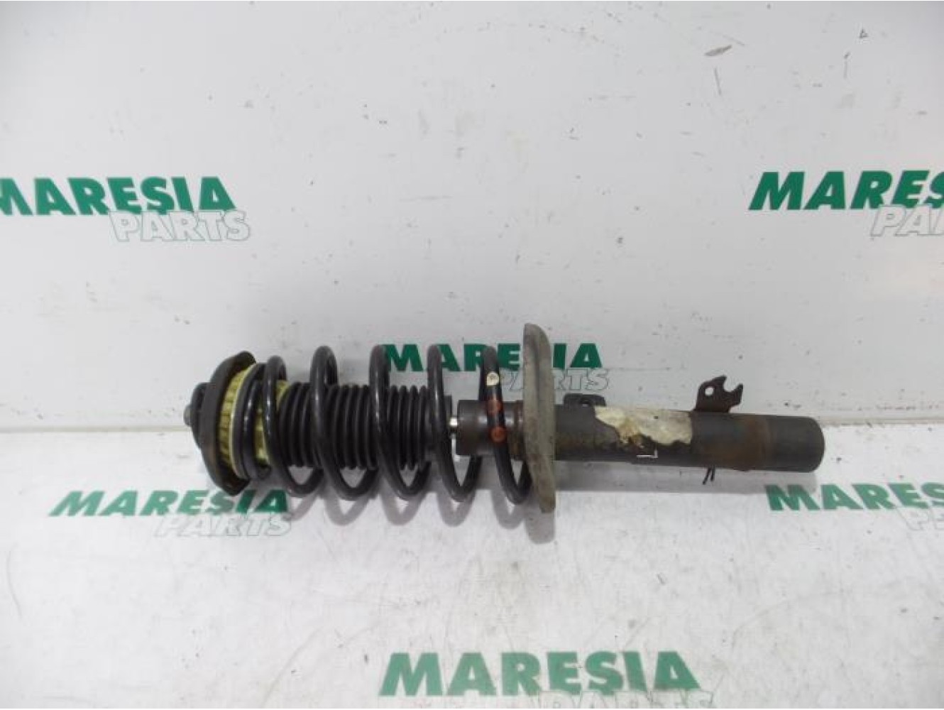 Peugeot - 207 - Front shock absorber rod, left