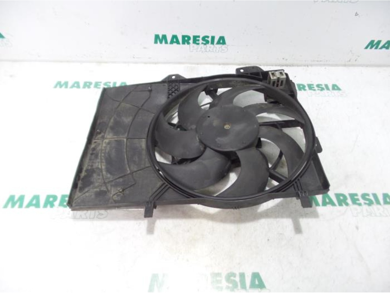 Peugeot - 207 - Fan motor