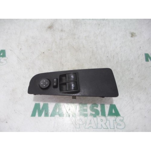 Fiat - Punto - Multi-functional window switch
