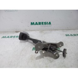 Peugeot - 2008 - Parking brake lever