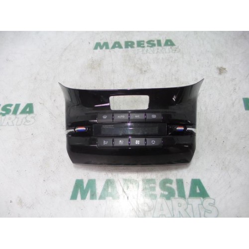 Peugeot - 2008 - Panneau de commandes chauffage