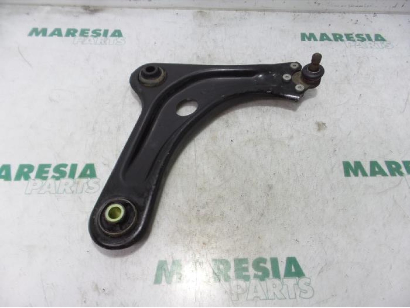 Citroen - DS3 - Front lower wishbone, right