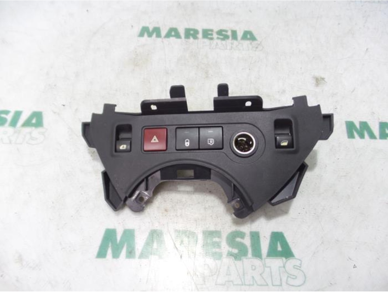Citroen - Berlingo - Multi-functional window switch