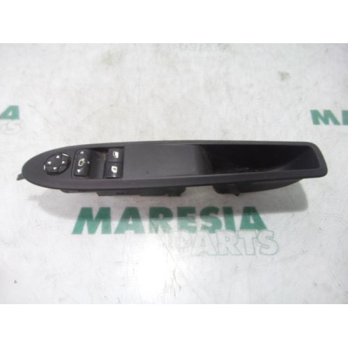 Citroen - DS3 - Multi-functional window switch
