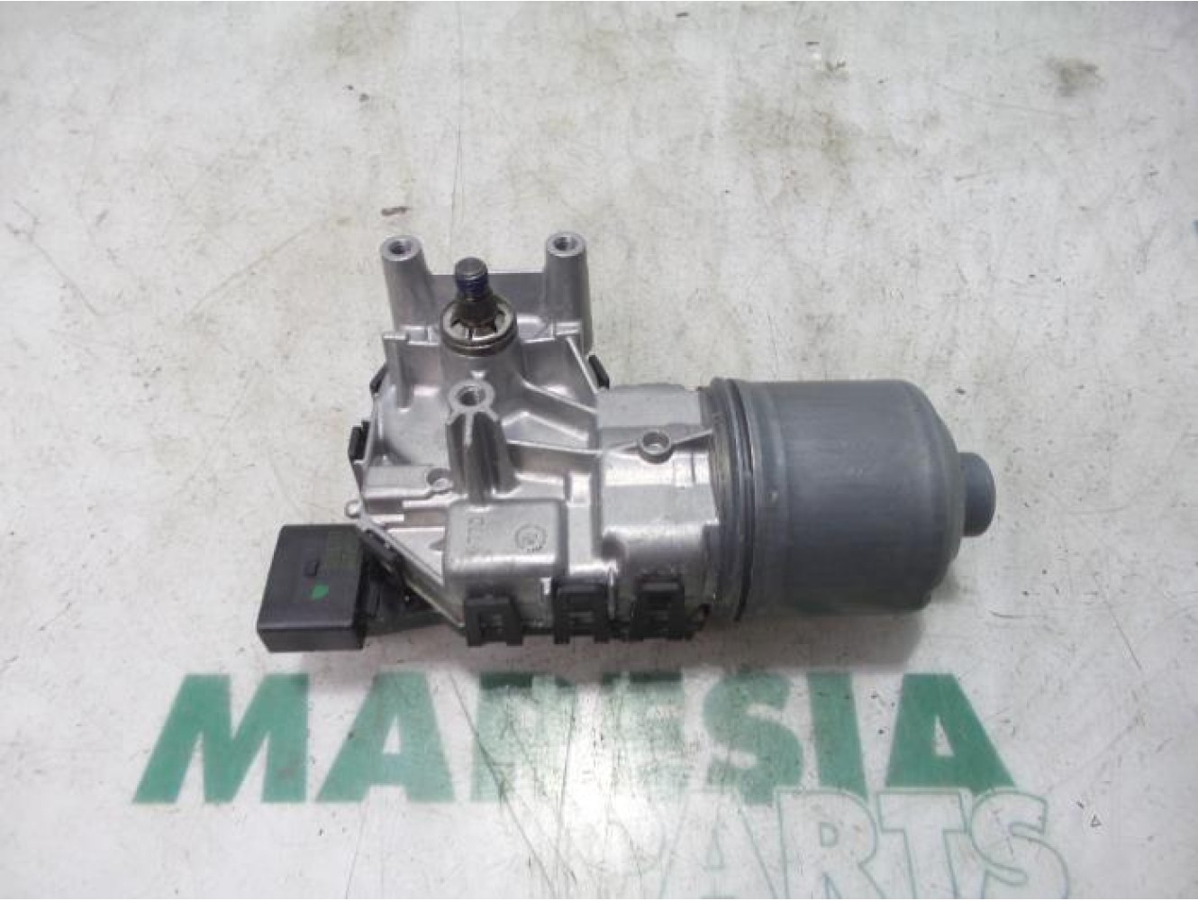 Peugeot - 208 - Front wiper motor