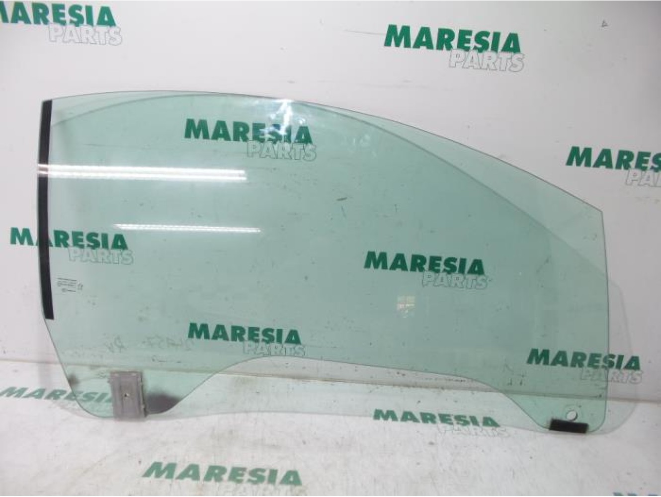 Peugeot - 207 - Door window 2-door, right