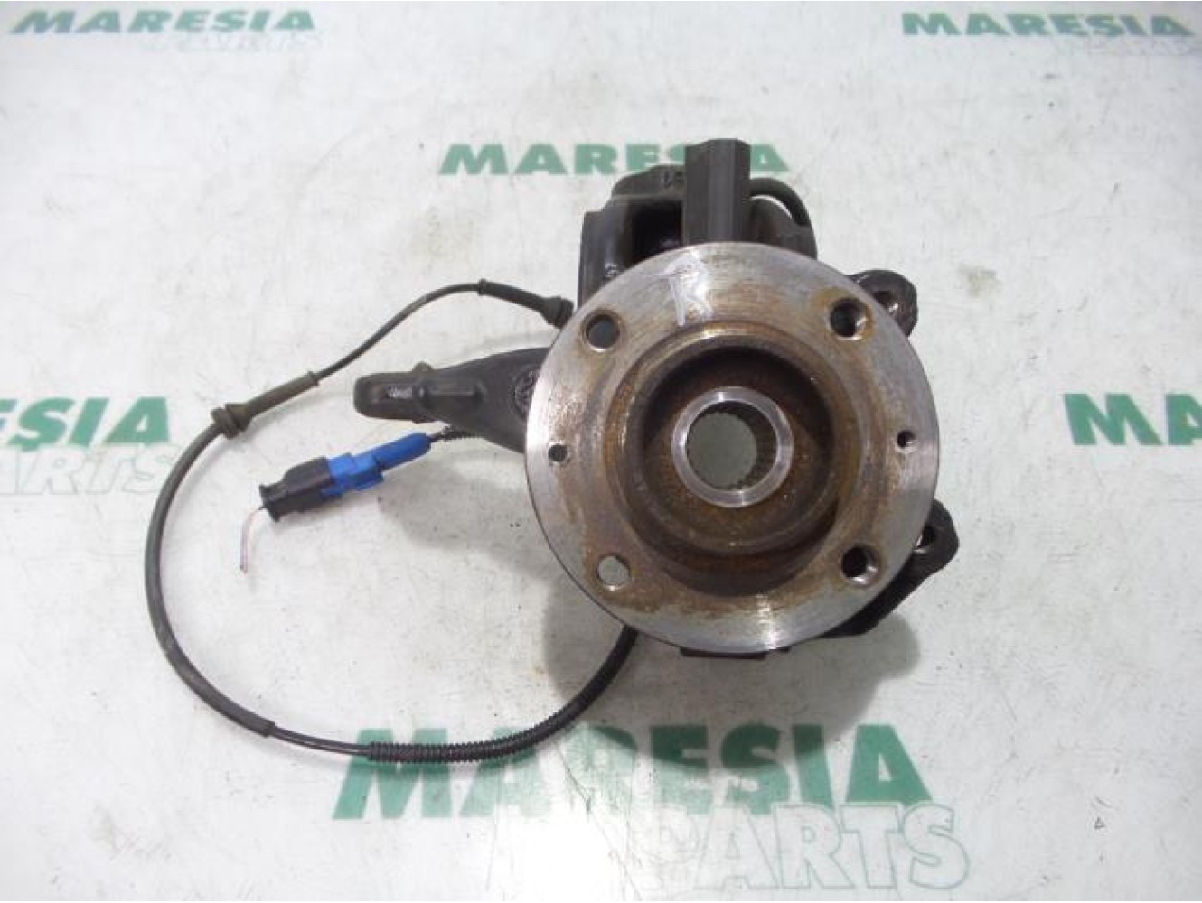 Peugeot - 2008 - Knuckle, front right