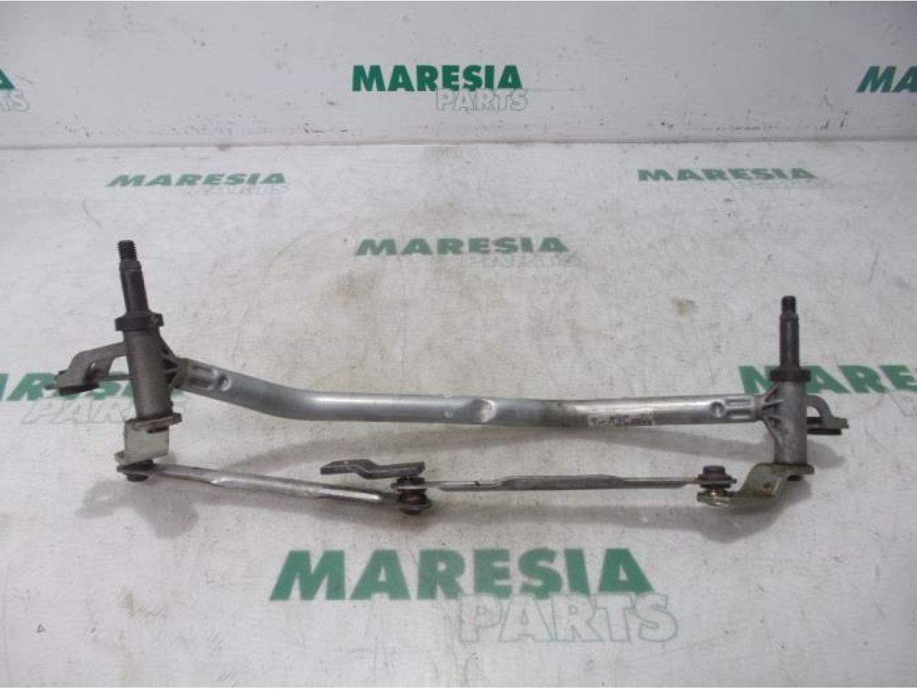 Peugeot - 208 - Wiper mechanism