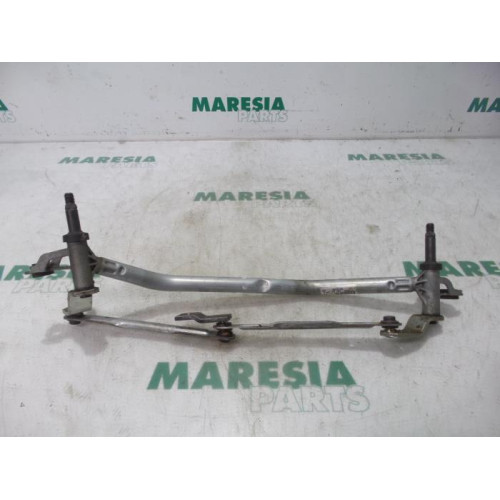 Peugeot - 208 - Wiper mechanism