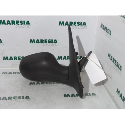 Renault - Clio - Wing mirror, right