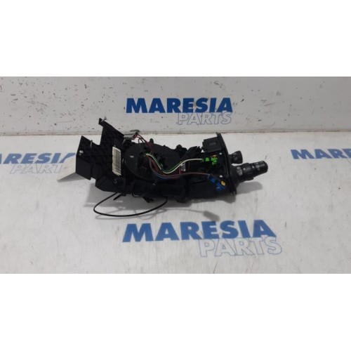 Renault - Megane Scenic - Steering column stalk