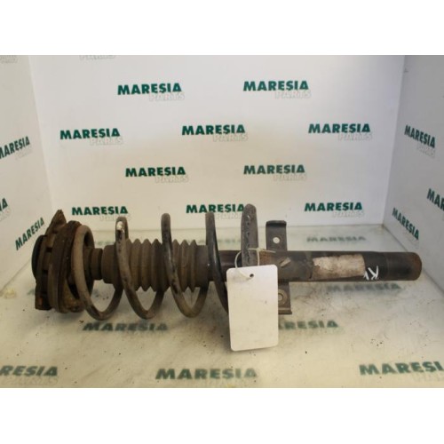 Renault - Megane - Front shock absorber rod, right