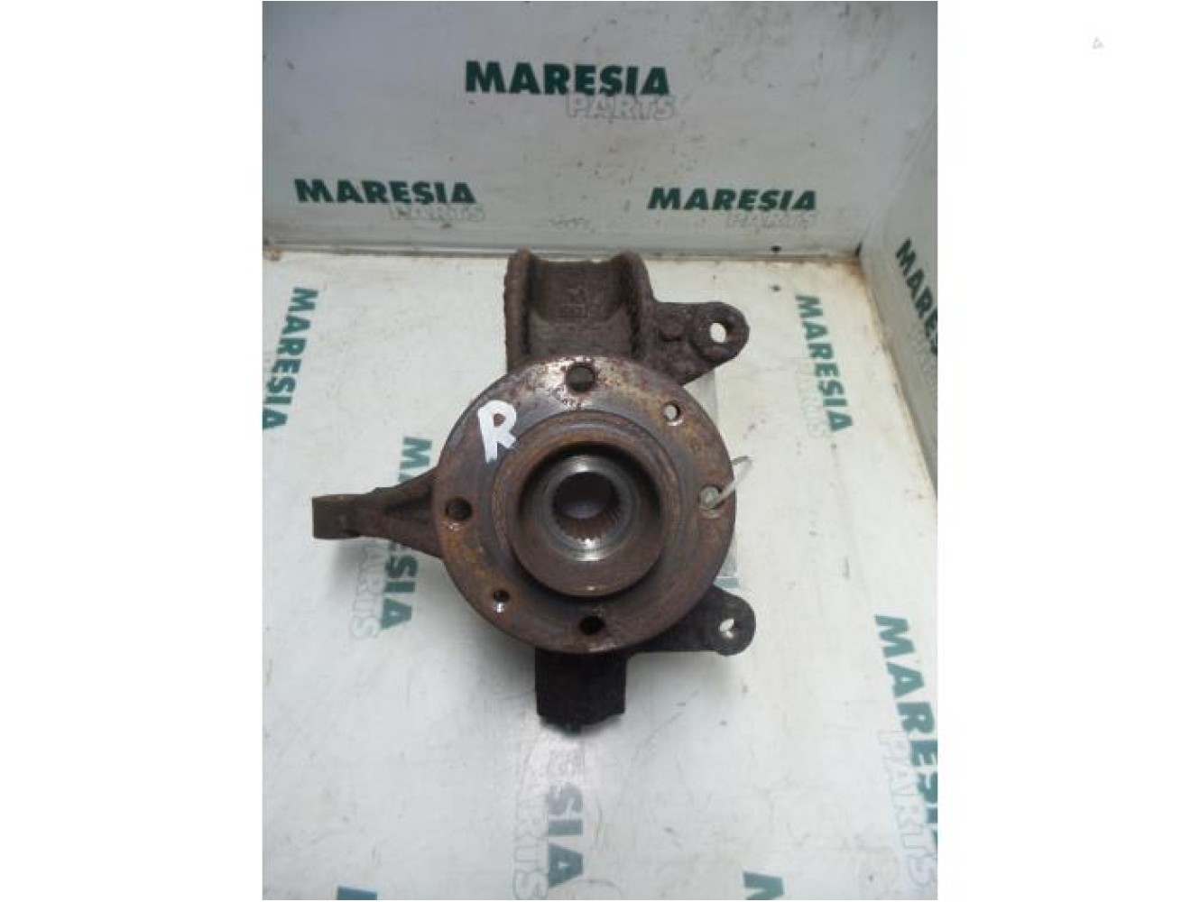 Renault - Megane - Knuckle, front right