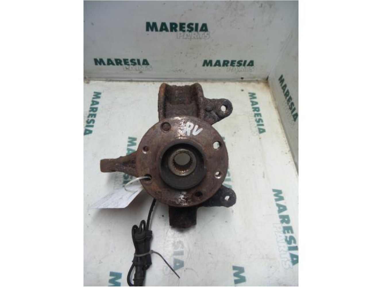 Renault - Megane - Knuckle, front right