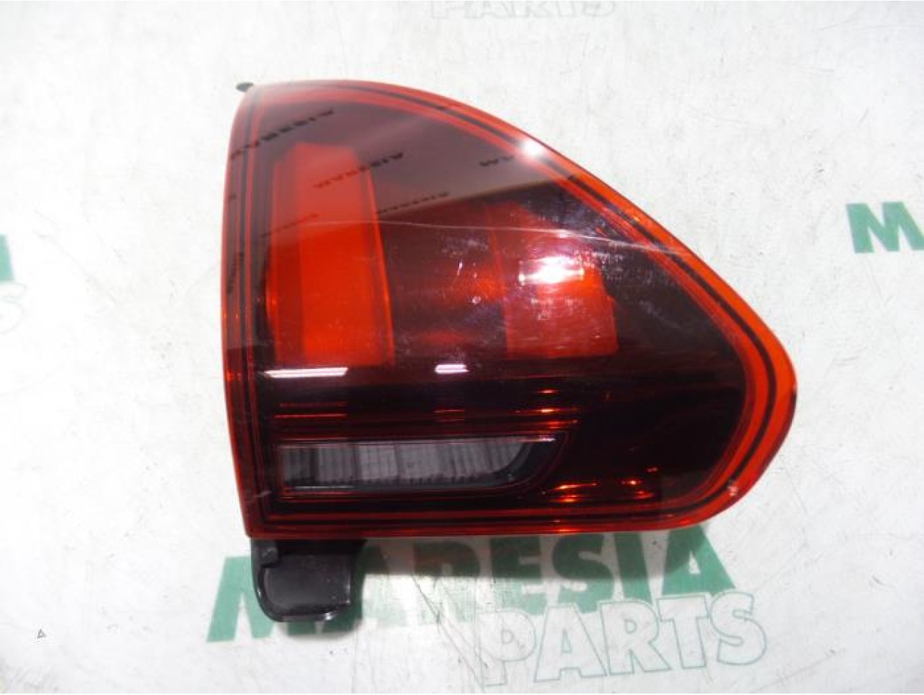 Peugeot - 2008 - Achterlicht links