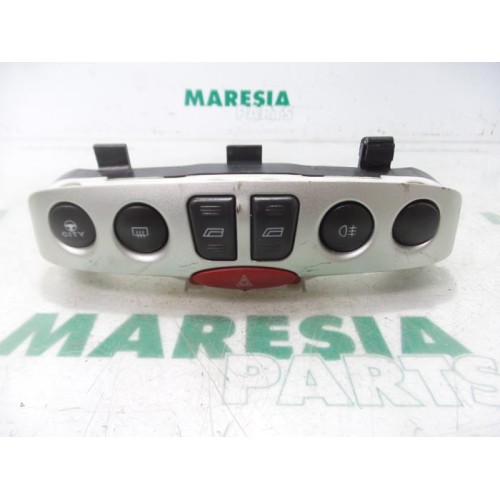 Fiat - Punto - Multi-functional window switch