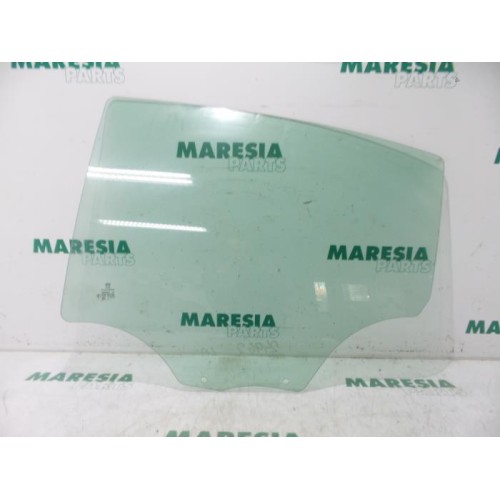 Peugeot - 208 - Rear door window 4-door, left