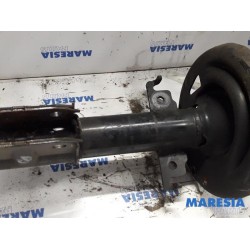 Renault - Megane Scenic - Front shock absorber rod, right