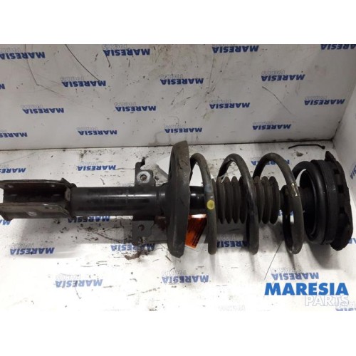 Renault - Megane Scenic - Front shock absorber rod, right