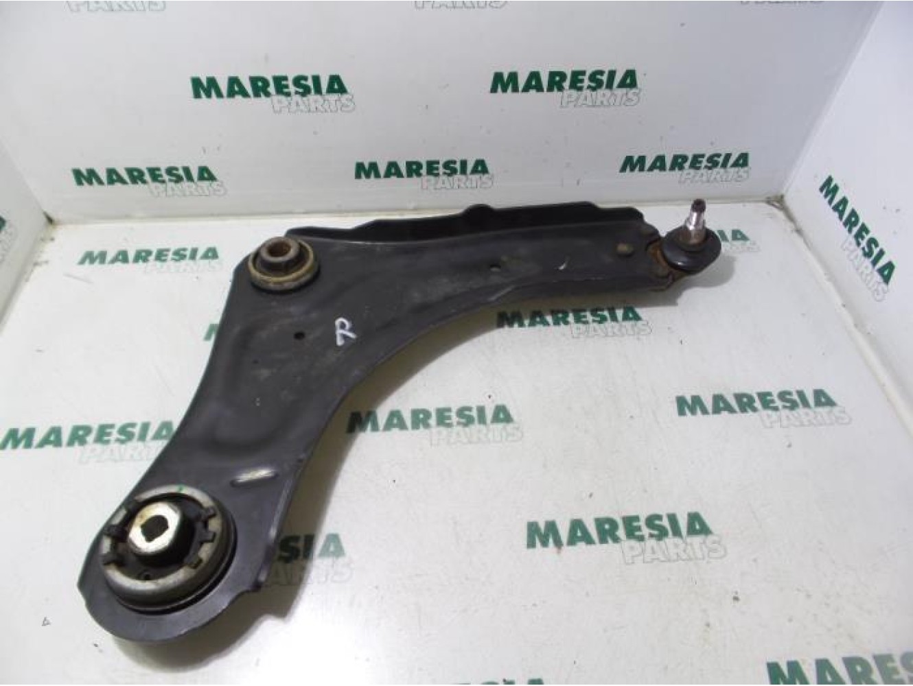 Renault - Megane Scenic - Front lower wishbone, right