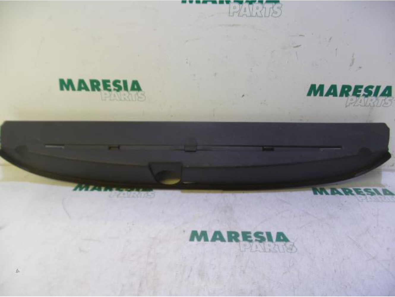 Citroen - C4 Picasso - Rear blind