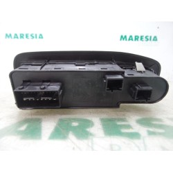 Peugeot - 2008 - Multi-functional window switch