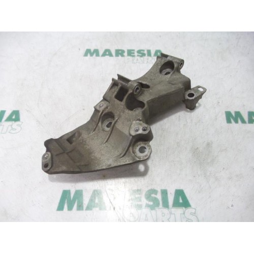 Renault - Megane Scenic - Support (miscellaneous)