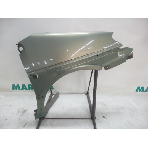 Renault - Megane Scenic - Front wing, right