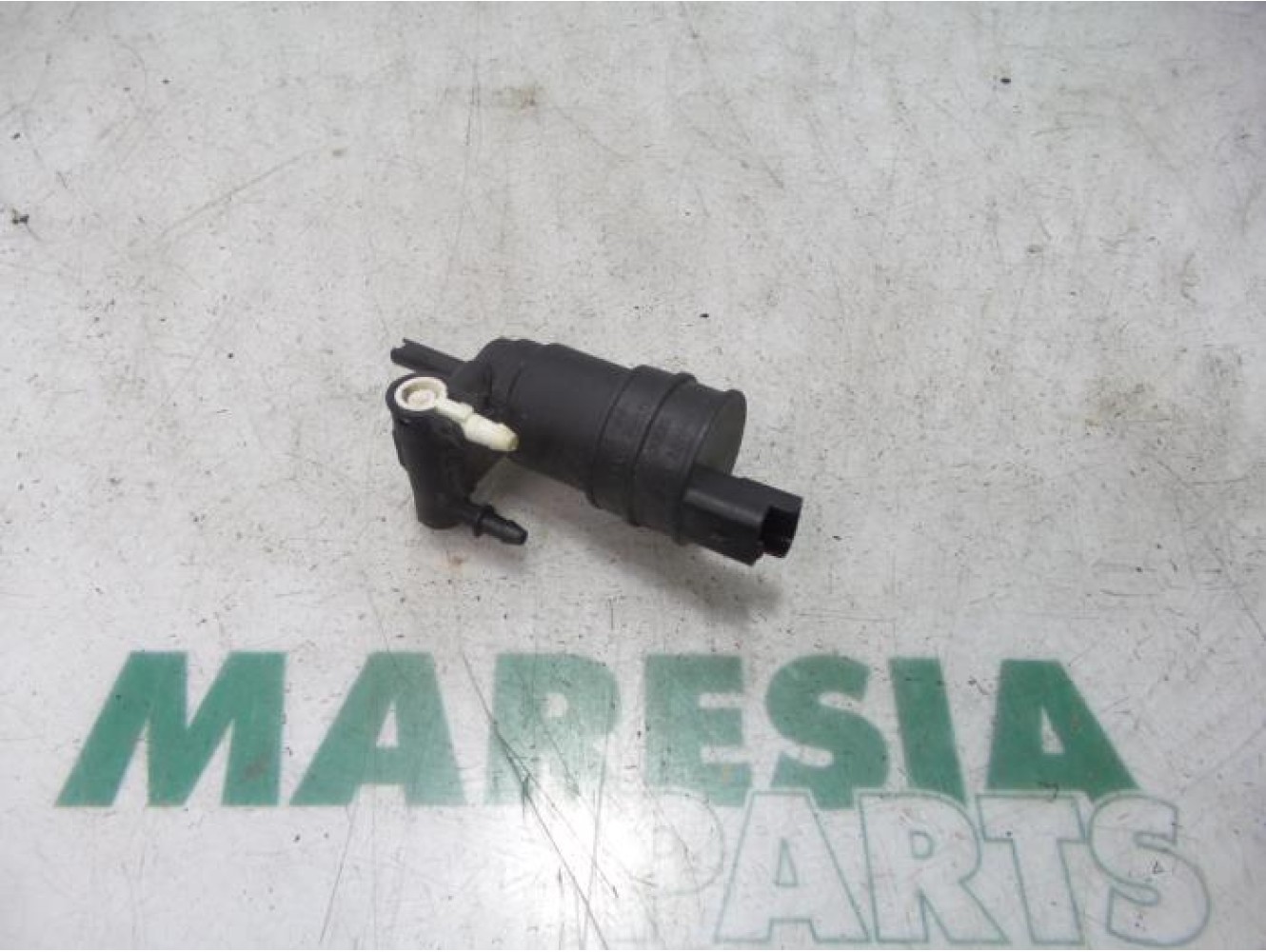Renault - Megane Scenic - Windscreen washer pump