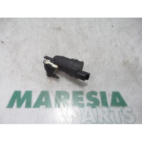 Renault - Megane Scenic - Windscreen washer pump
