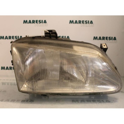 Renault - Megane Scenic - Headlight, right