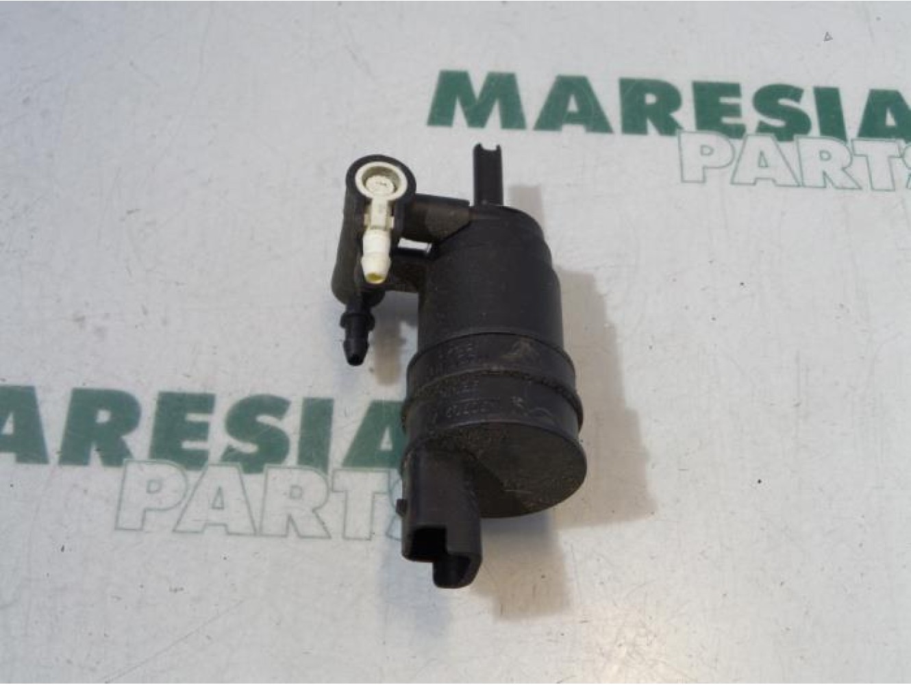Renault - Megane Scenic - Windscreen washer pump
