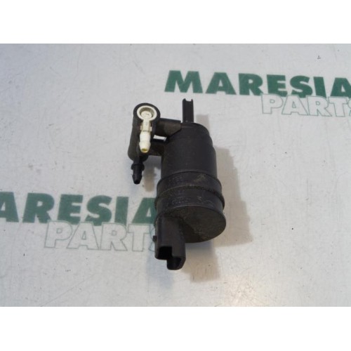 Renault - Megane Scenic - Windscreen washer pump