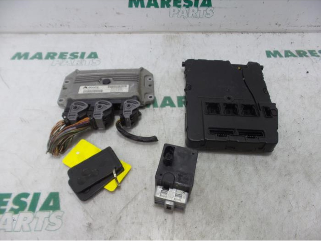 Renault - Megane Scenic - Engine management computer