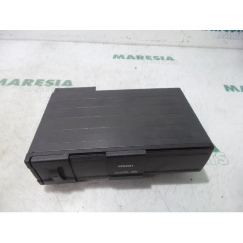 Renault - Megane Scenic - CD changer