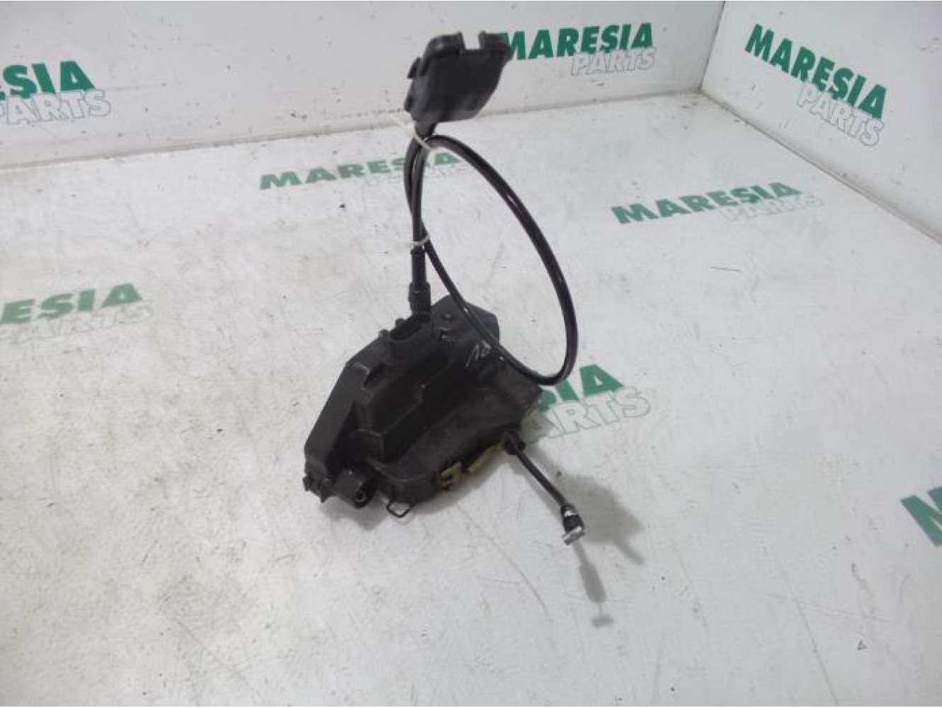 Renault - Megane Scenic - Front door lock mechanism 4-door, right