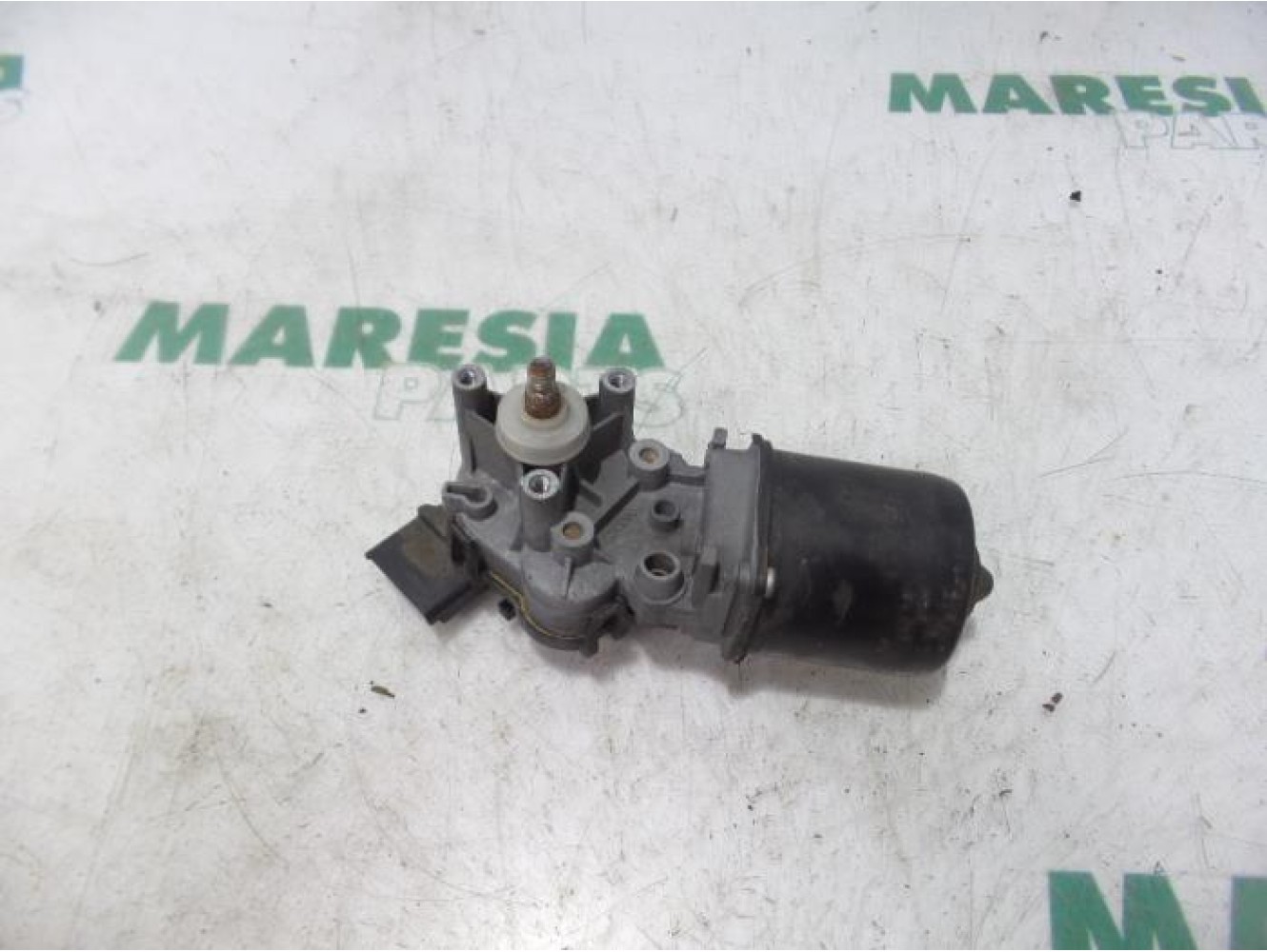 Renault - Clio - Front wiper motor