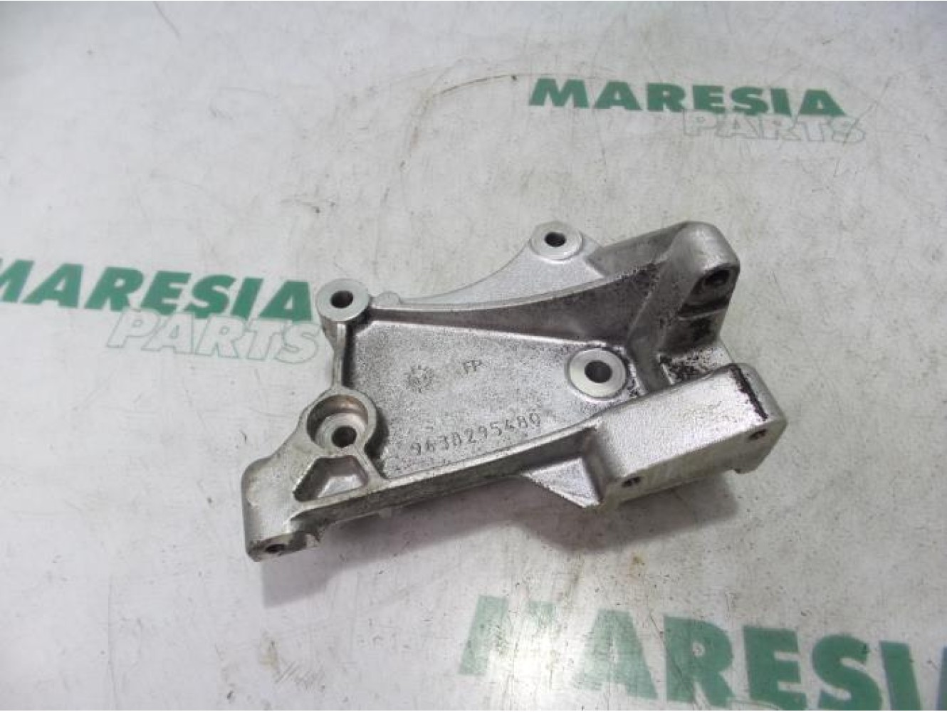 Citroen - Berlingo - Support (miscellaneous)
