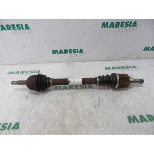 Renault - Megane Scenic - Aandrijfas links-voor