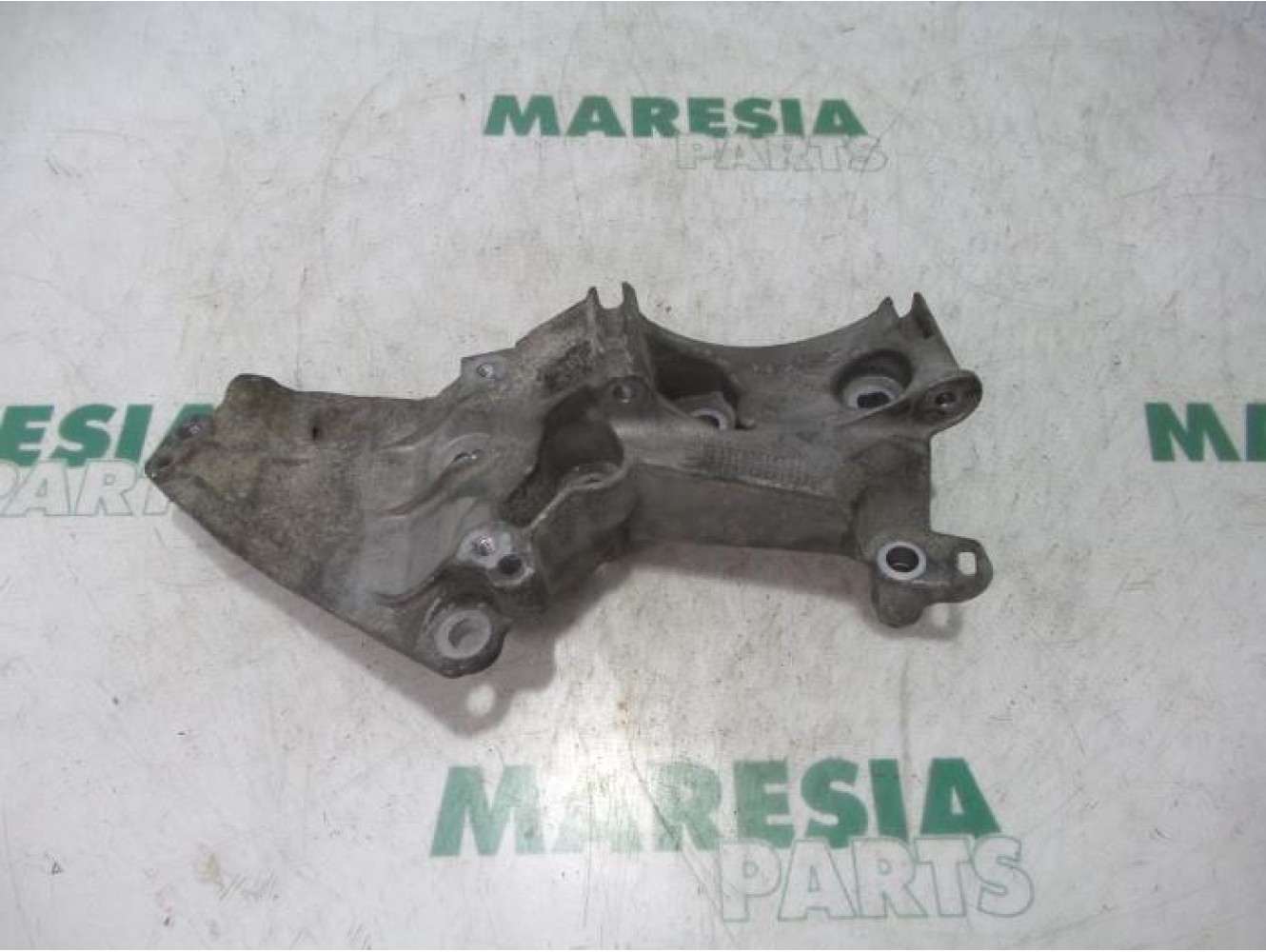 Renault - Megane - Support (miscellaneous)