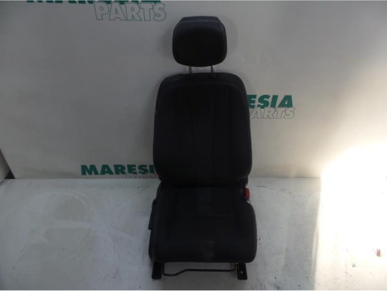Renault - Megane - Seat, right