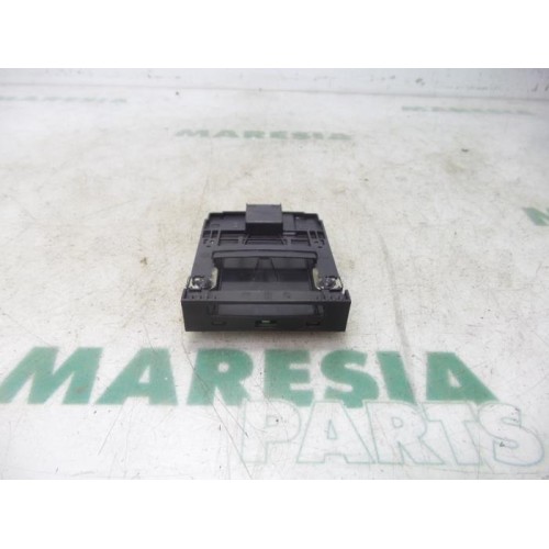 Renault - Megane - Card reader (lock)