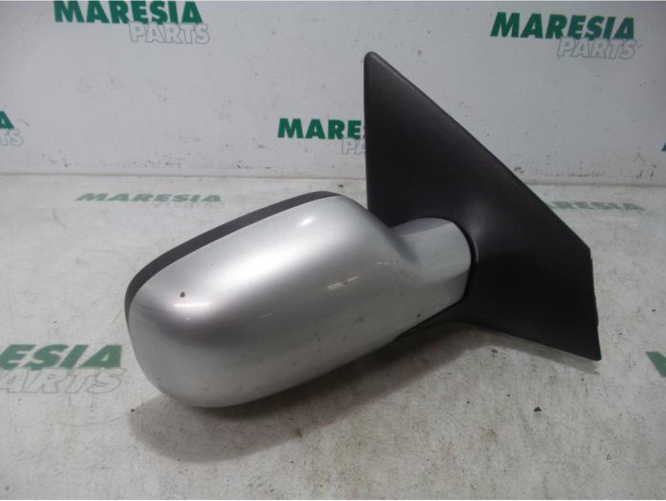 Renault - Megane - Wing mirror, right
