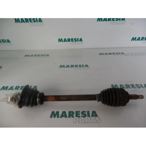 Renault - Megane Scenic - Aandrijfas links-voor