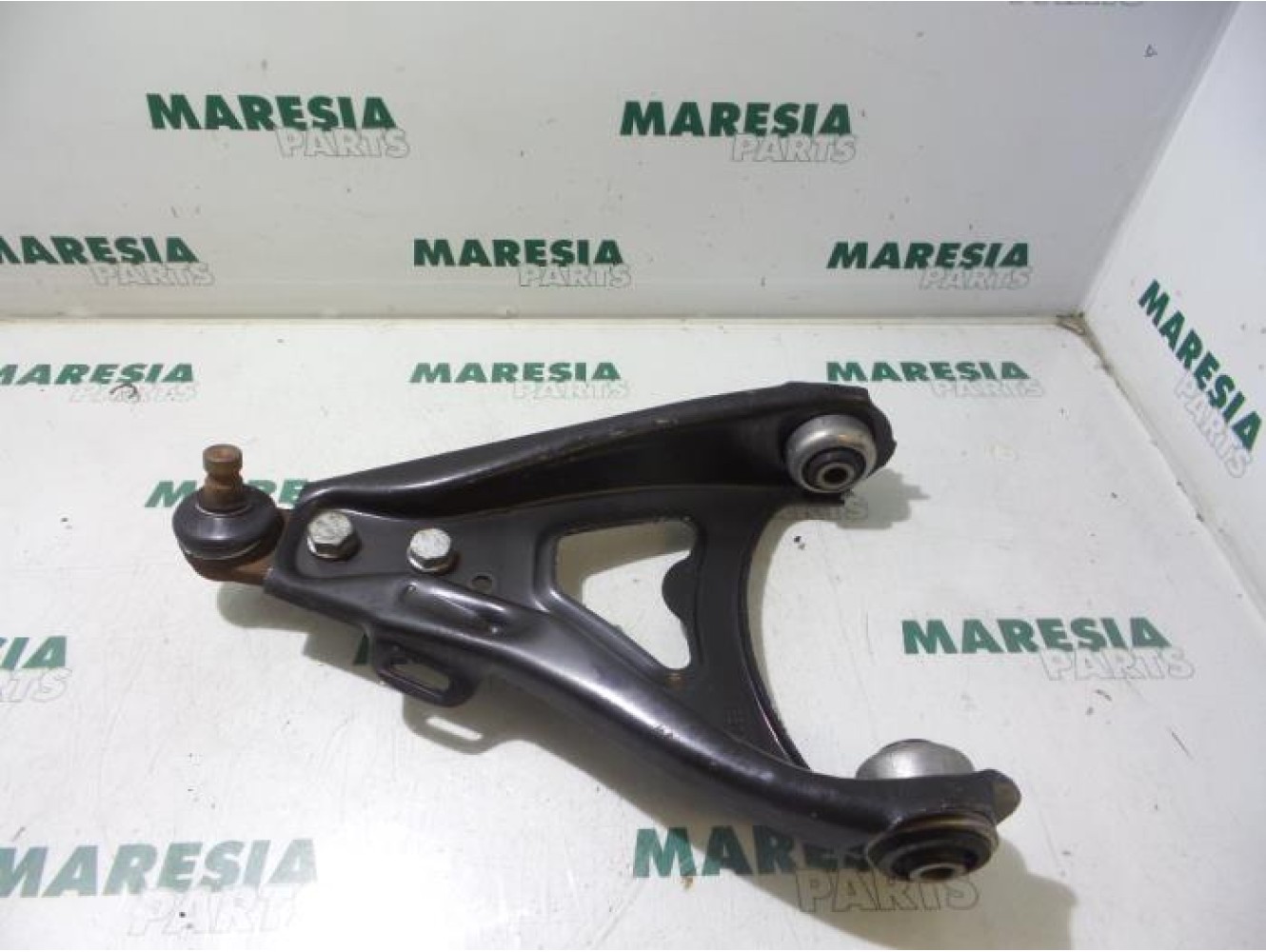 Renault - Megane Scenic - Front lower wishbone, left
